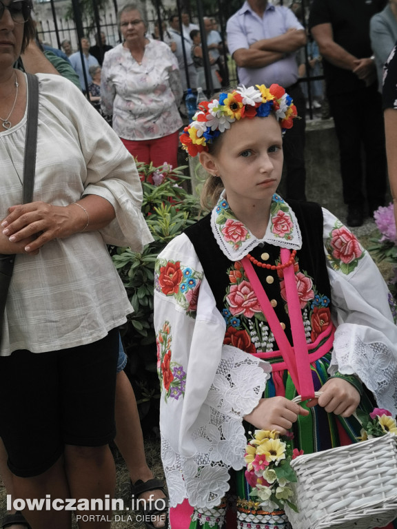 Boże Ciało w Łowiczu - tysiące ludzi na procesji