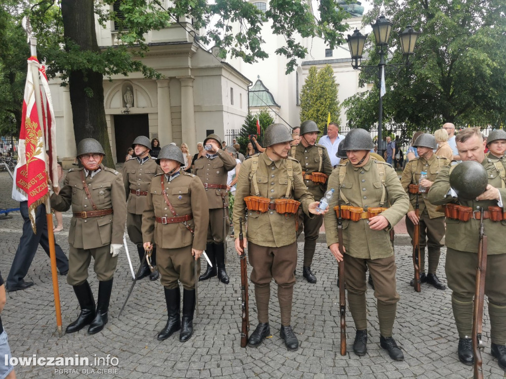 Boże Ciało w Łowiczu - tysiące ludzi na procesji