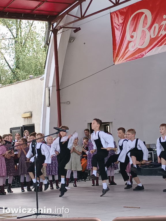 W Parku Błonie rozbrzmiały ludowe przyśpiewki