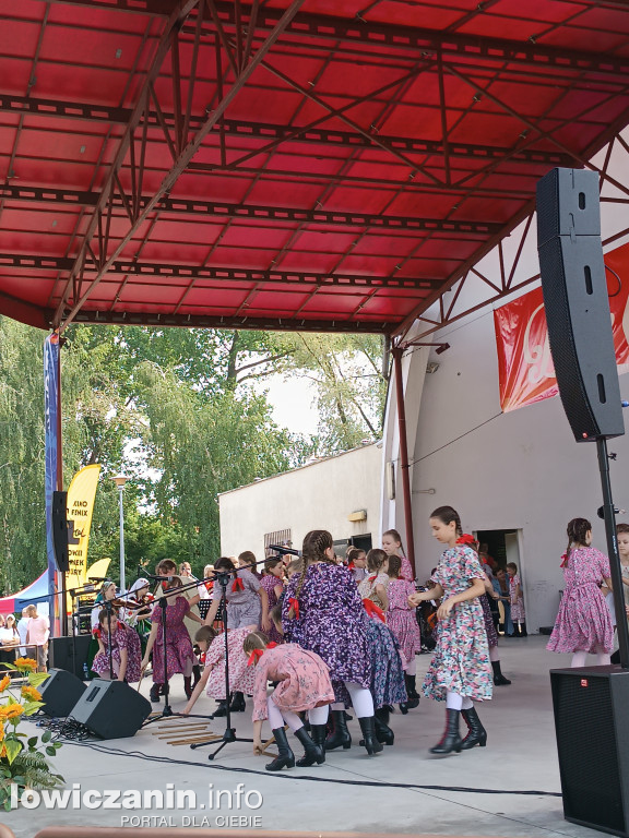W Parku Błonie rozbrzmiały ludowe przyśpiewki