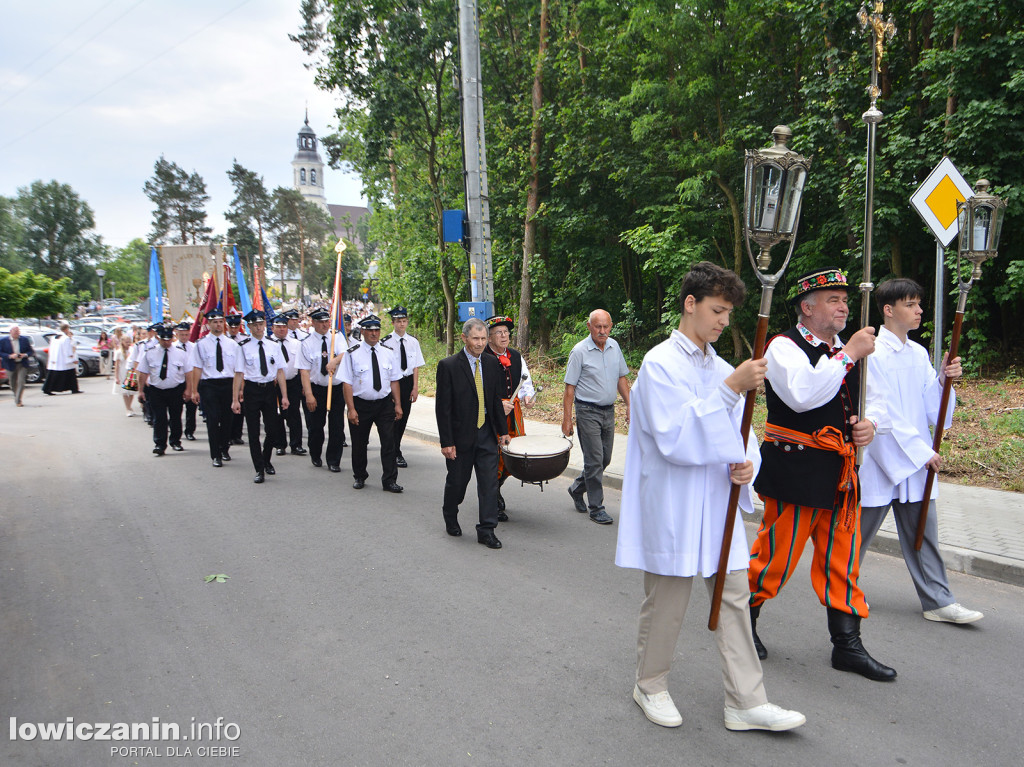 Kwiatowy dywan w Domaniewicach