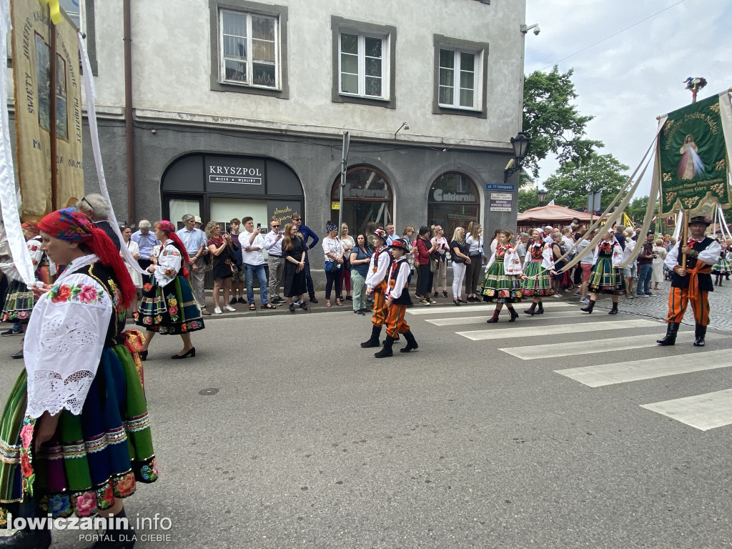Procesja Bożego Ciała w Łowiczu - galeria zdjęć