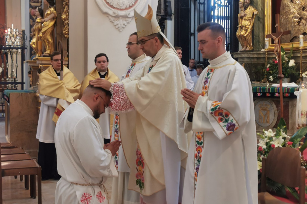 Święcenia kapłańskie w łowickiej katedrze