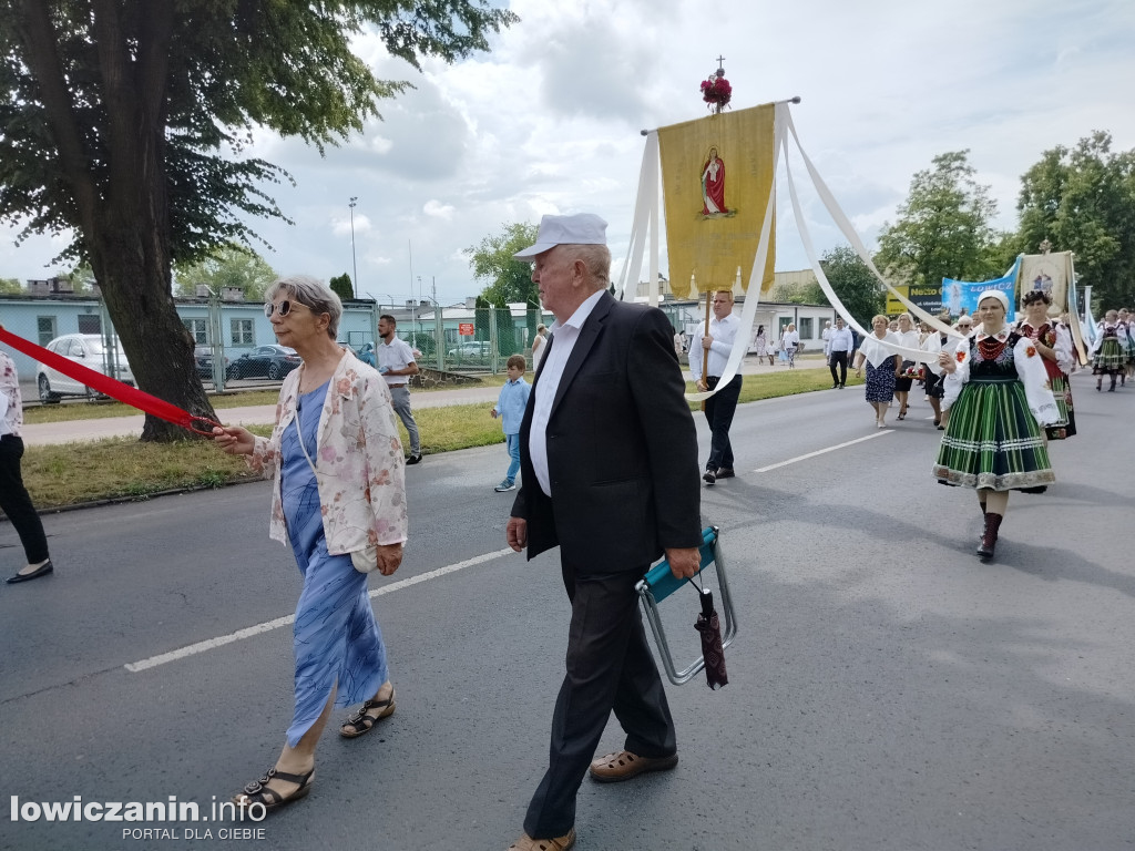Łowicz. Procesja eucharystyczna przeszła ul. Jana Pawła II Stanisławskiego