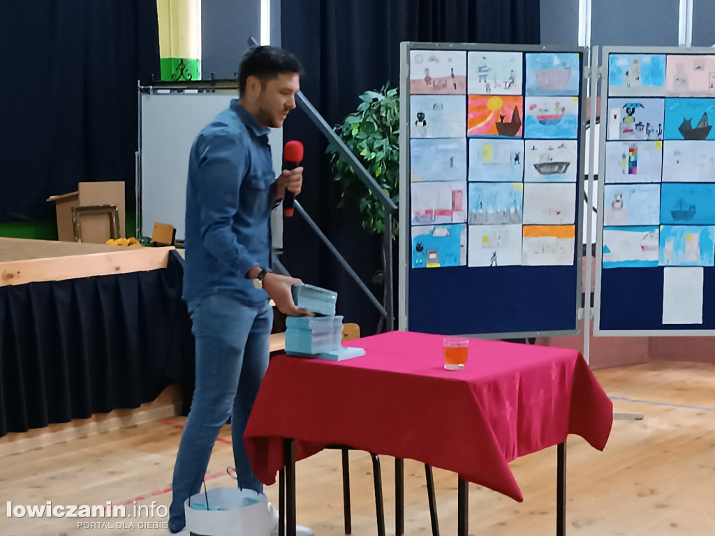Autor książek  spotkał się z uczniami w Popowie