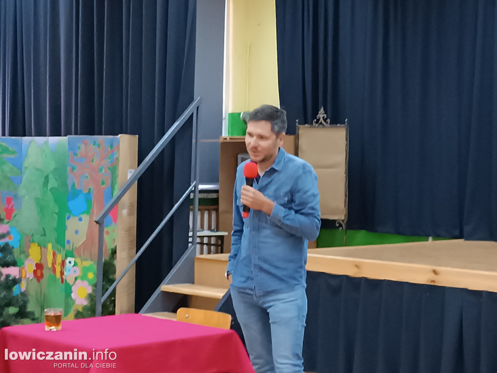 Autor książek  spotkał się z uczniami w Popowie