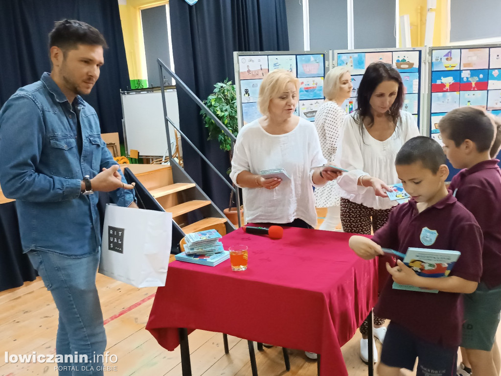 Autor książek  spotkał się z uczniami w Popowie