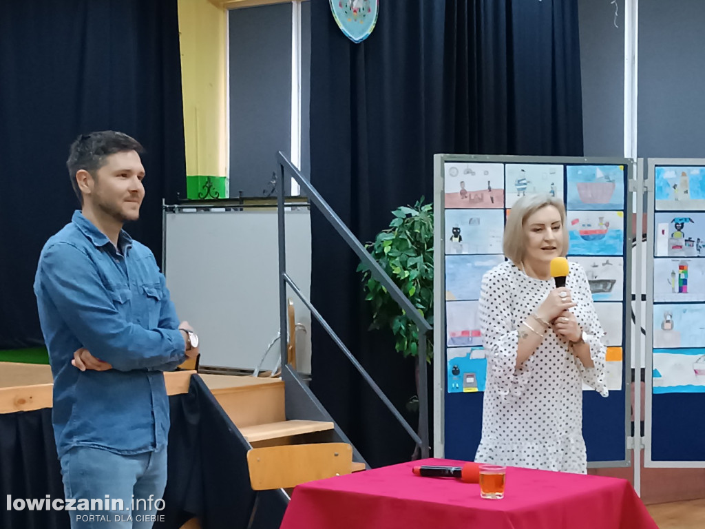 Autor książek  spotkał się z uczniami w Popowie