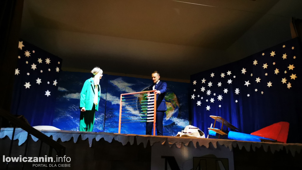 (Nie)Zwykły Teatr - \