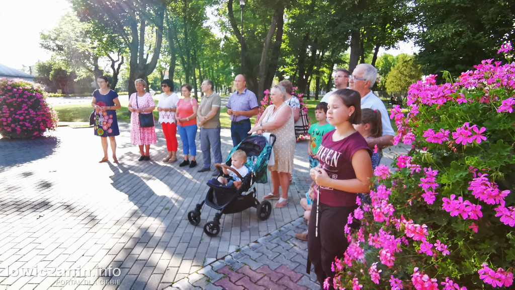Publiczna modlitwa w centrum Strykowa