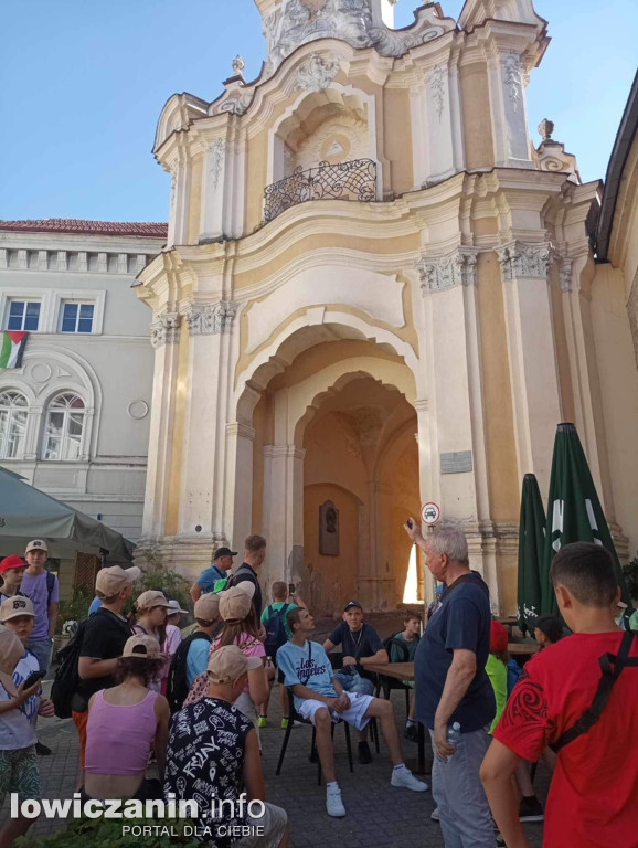 Dzieci i młodzież  na obozie strażackim