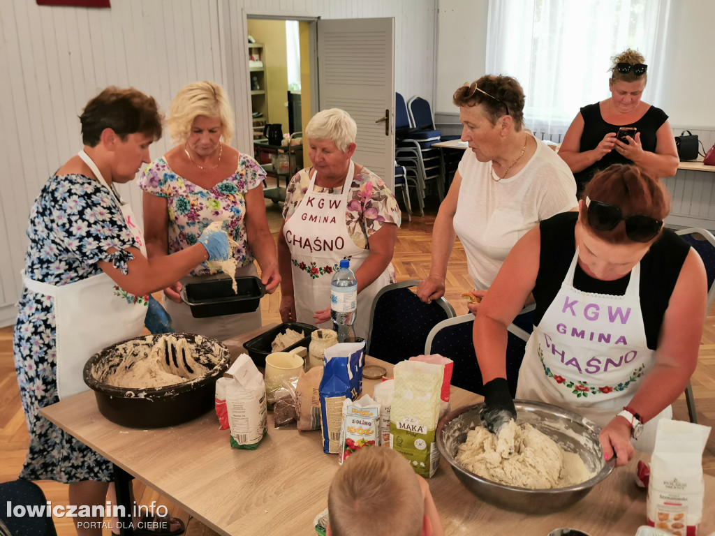 Warsztaty pieczenia chleba w Chąśnie