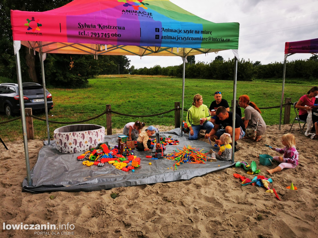 Powiatowa niedziela animacji na plaży w Łowiczu