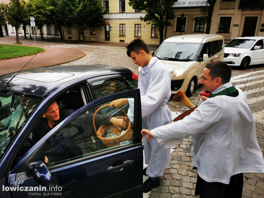 Świecenie pojazdów w katedrze