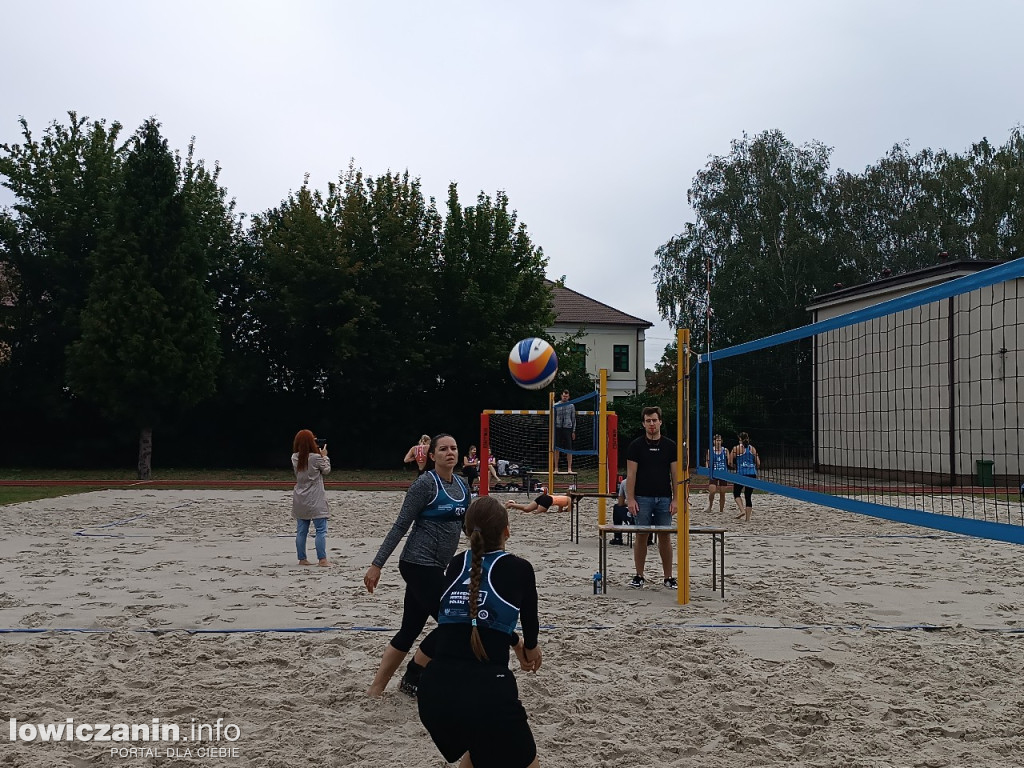 I Powiatowe Mistrzostwa Łowicza w piłkę plażową