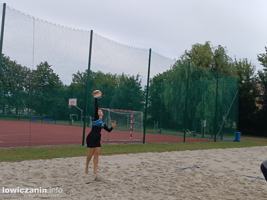 I Powiatowe Mistrzostwa Łowicza w piłkę plażową
