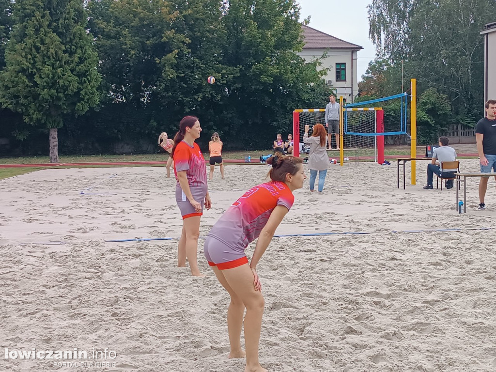 I Powiatowe Mistrzostwa Łowicza w piłkę plażową