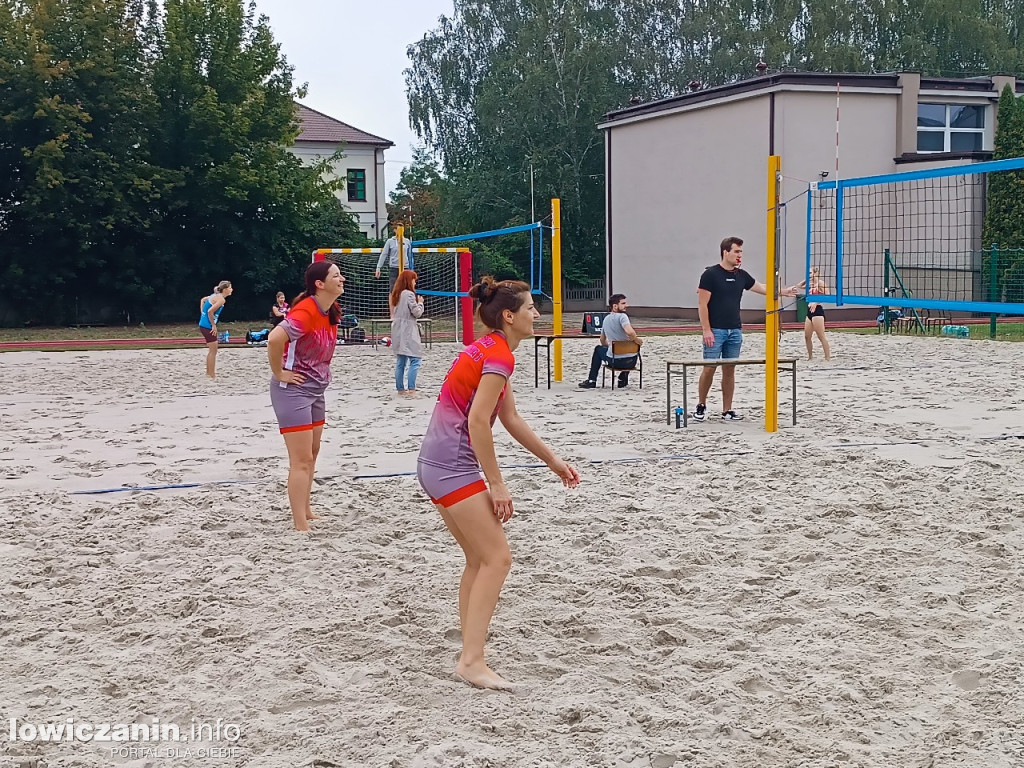 I Powiatowe Mistrzostwa Łowicza w piłkę plażową