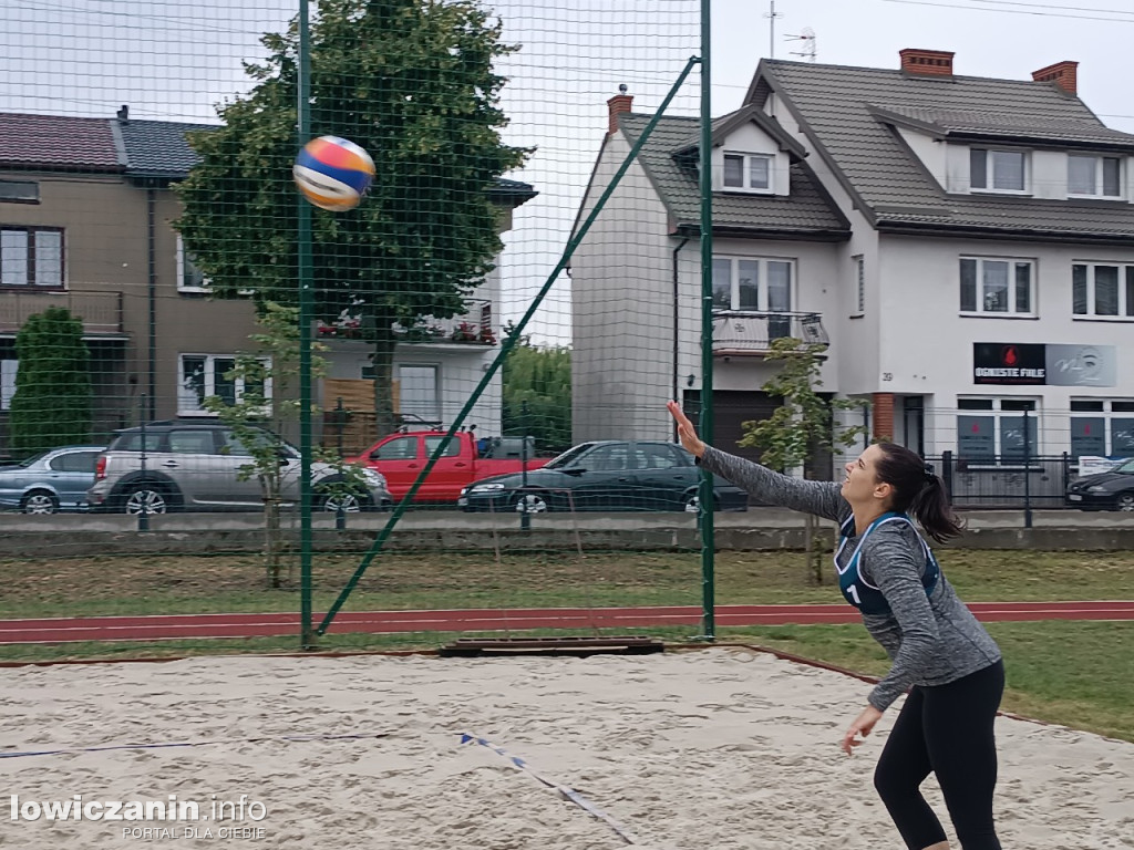 I Powiatowe Mistrzostwa Łowicza w piłkę plażową