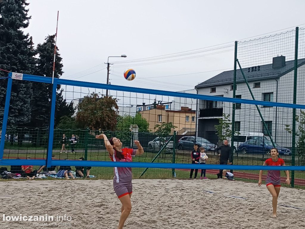 I Powiatowe Mistrzostwa Łowicza w piłkę plażową
