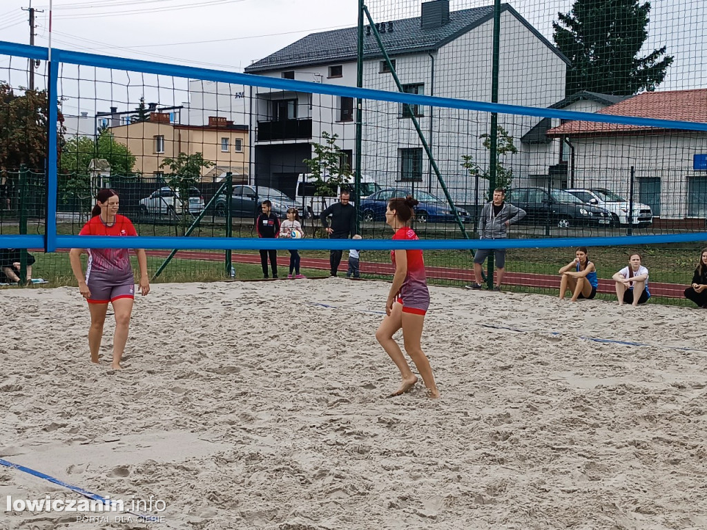 I Powiatowe Mistrzostwa Łowicza w piłkę plażową