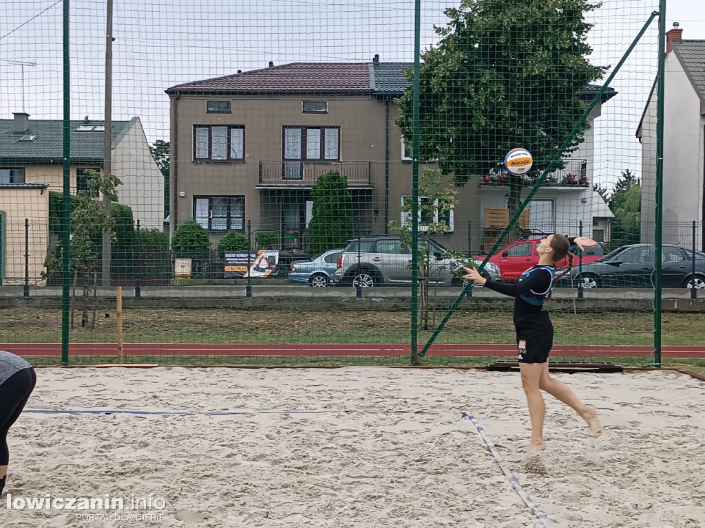 I Powiatowe Mistrzostwa Łowicza w piłkę plażową