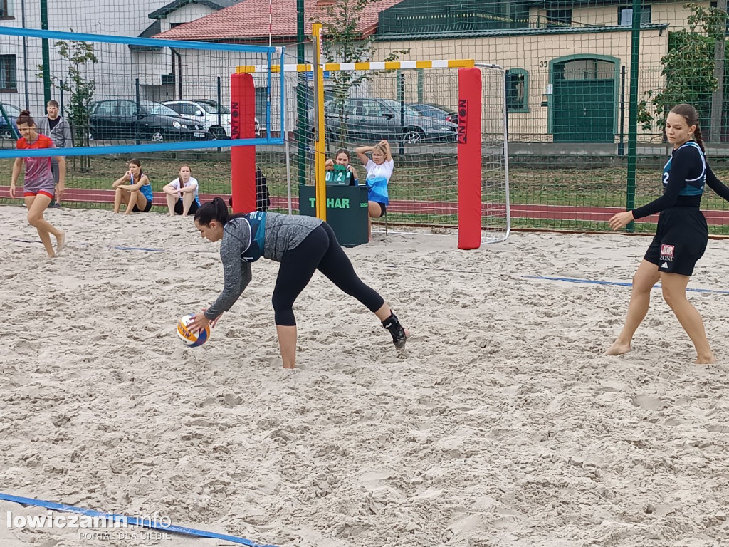 I Powiatowe Mistrzostwa Łowicza w piłkę plażową