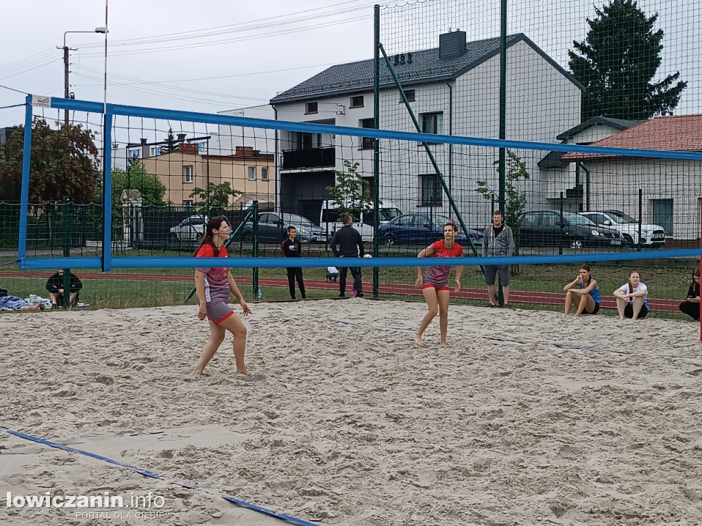 I Powiatowe Mistrzostwa Łowicza w piłkę plażową