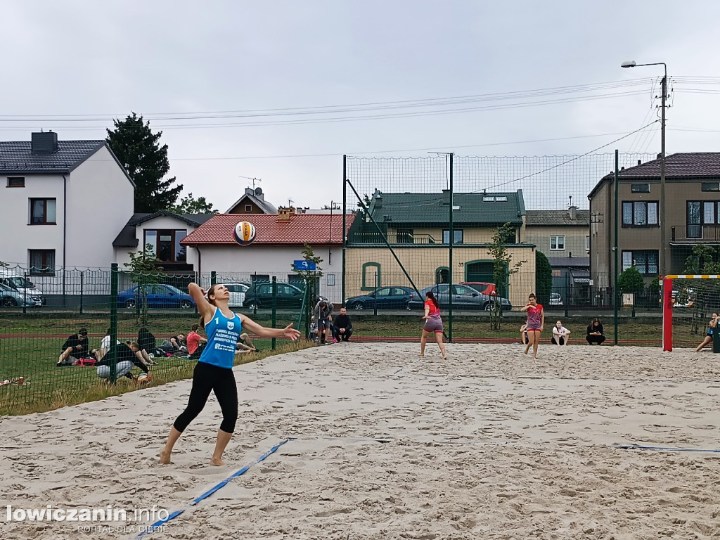 I Powiatowe Mistrzostwa Łowicza w piłkę plażową