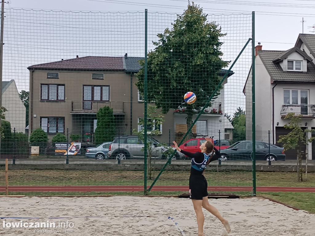 I Powiatowe Mistrzostwa Łowicza w piłkę plażową