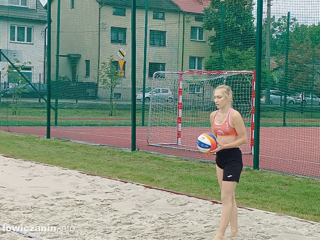 I Powiatowe Mistrzostwa Łowicza w piłkę plażową