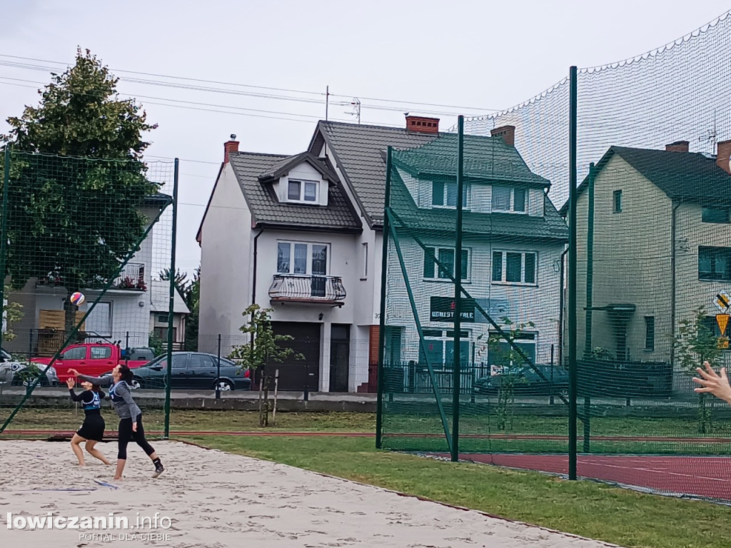 I Powiatowe Mistrzostwa Łowicza w piłkę plażową