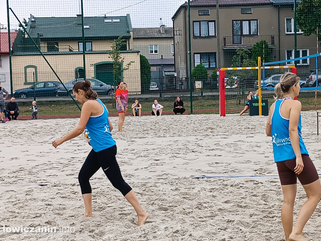 I Powiatowe Mistrzostwa Łowicza w piłkę plażową