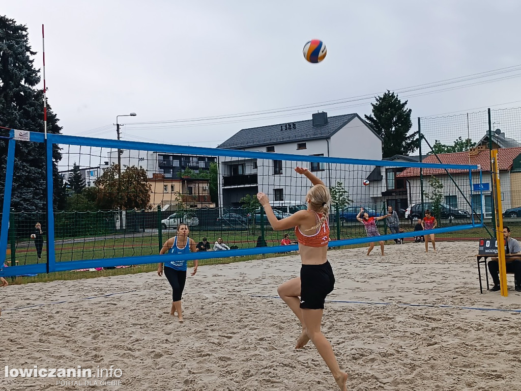 I Powiatowe Mistrzostwa Łowicza w piłkę plażową