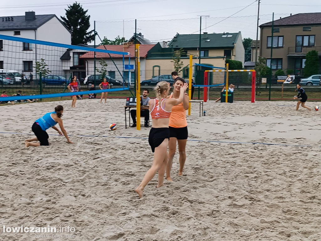 I Powiatowe Mistrzostwa Łowicza w piłkę plażową