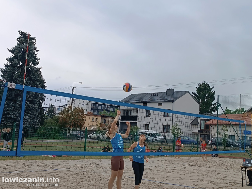 I Powiatowe Mistrzostwa Łowicza w piłkę plażową