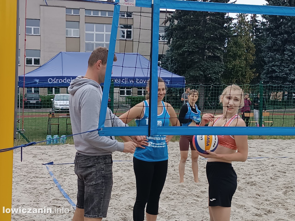 I Powiatowe Mistrzostwa Łowicza w piłkę plażową