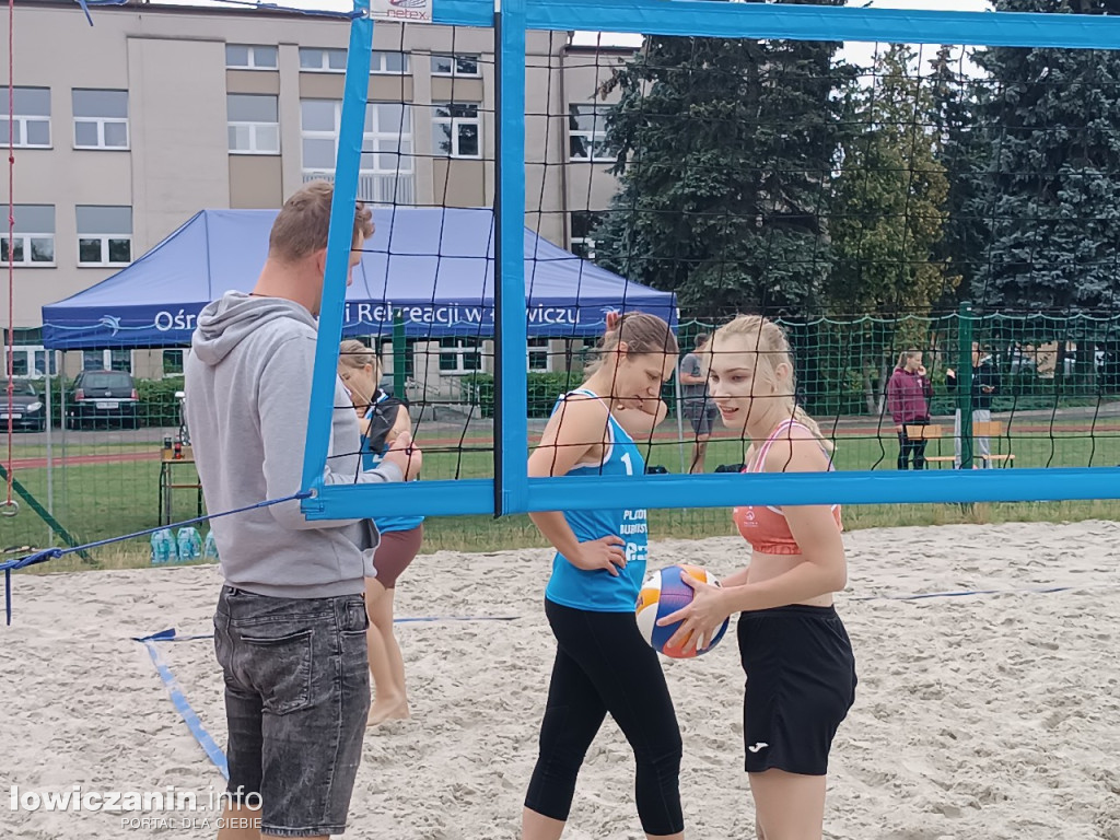 I Powiatowe Mistrzostwa Łowicza w piłkę plażową