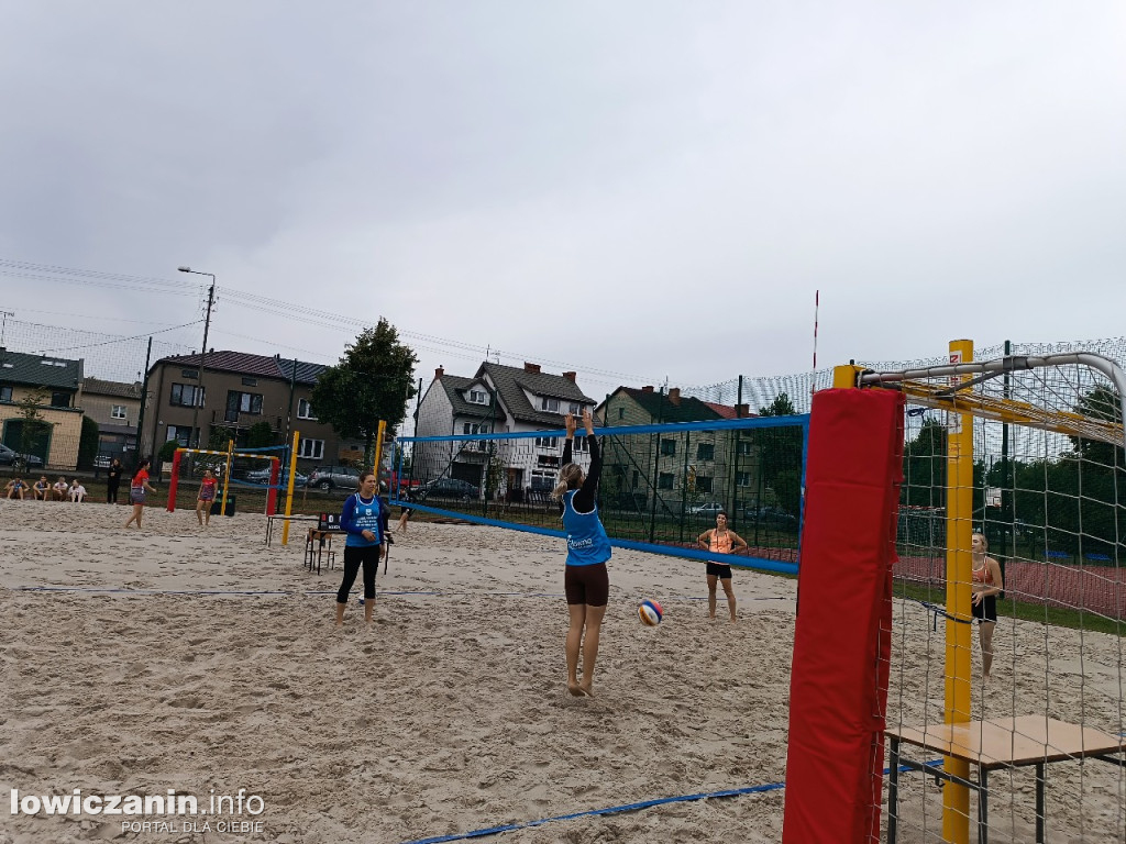 I Powiatowe Mistrzostwa Łowicza w piłkę plażową