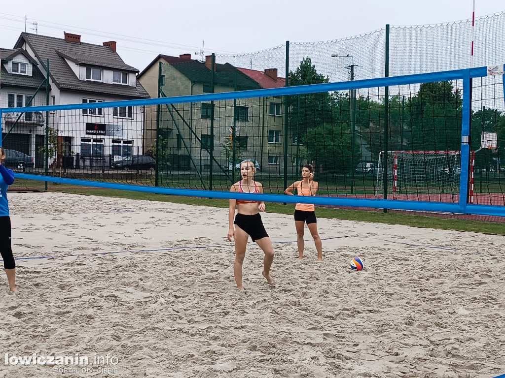 I Powiatowe Mistrzostwa Łowicza w piłkę plażową