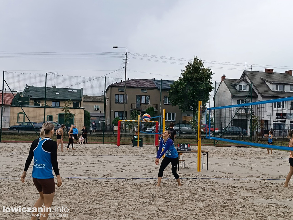 I Powiatowe Mistrzostwa Łowicza w piłkę plażową
