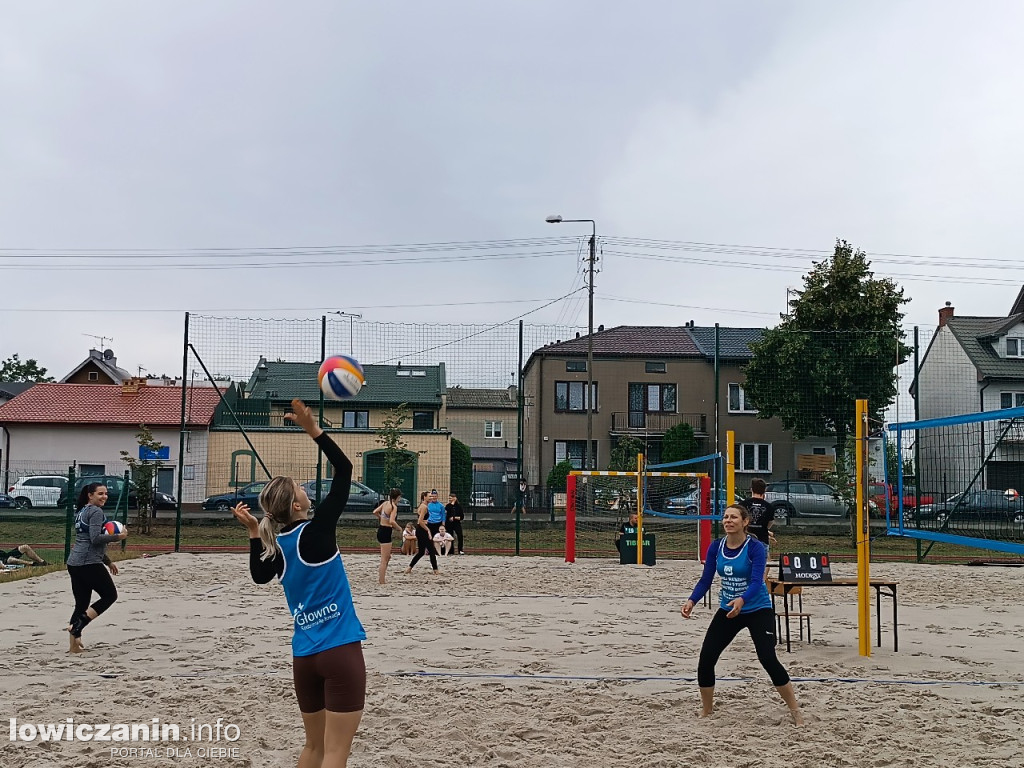 I Powiatowe Mistrzostwa Łowicza w piłkę plażową