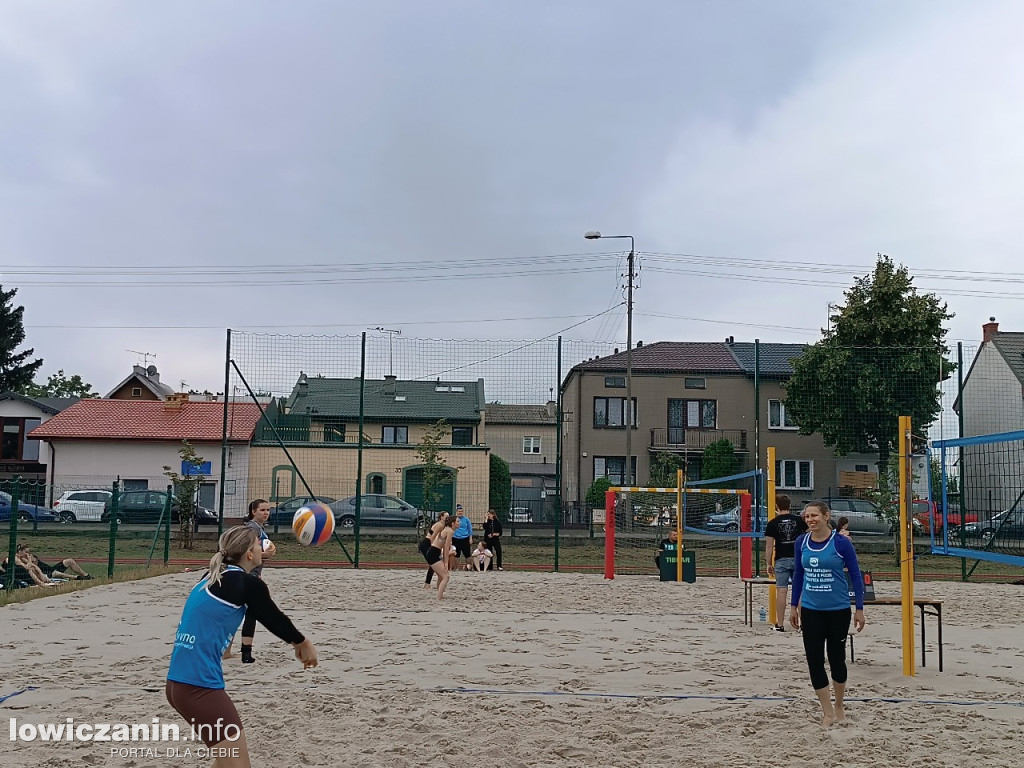 I Powiatowe Mistrzostwa Łowicza w piłkę plażową