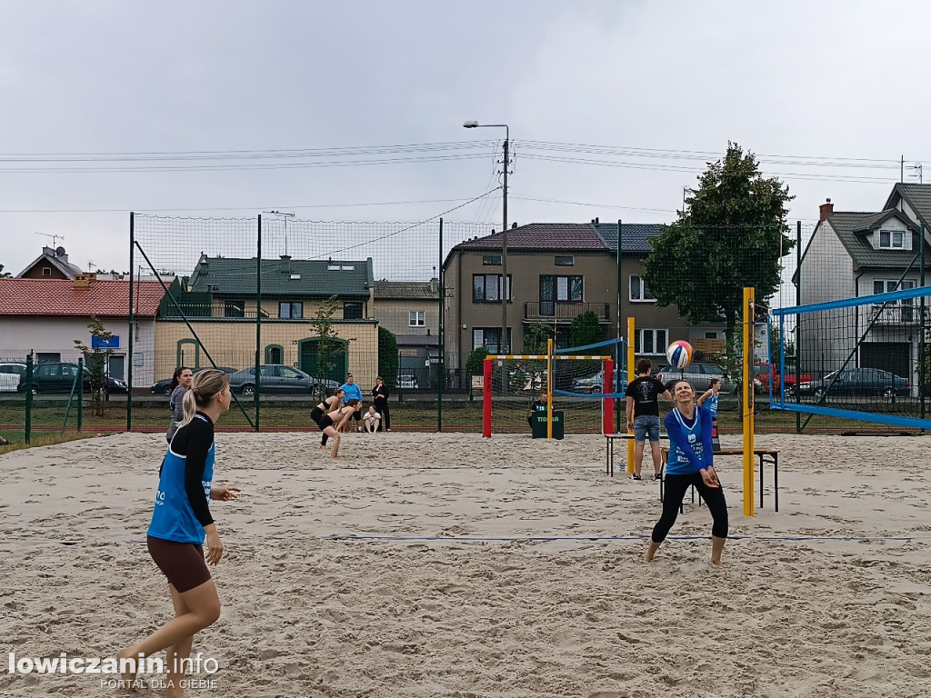 I Powiatowe Mistrzostwa Łowicza w piłkę plażową