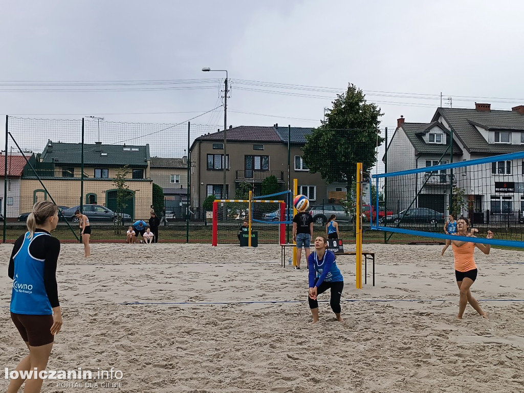 I Powiatowe Mistrzostwa Łowicza w piłkę plażową