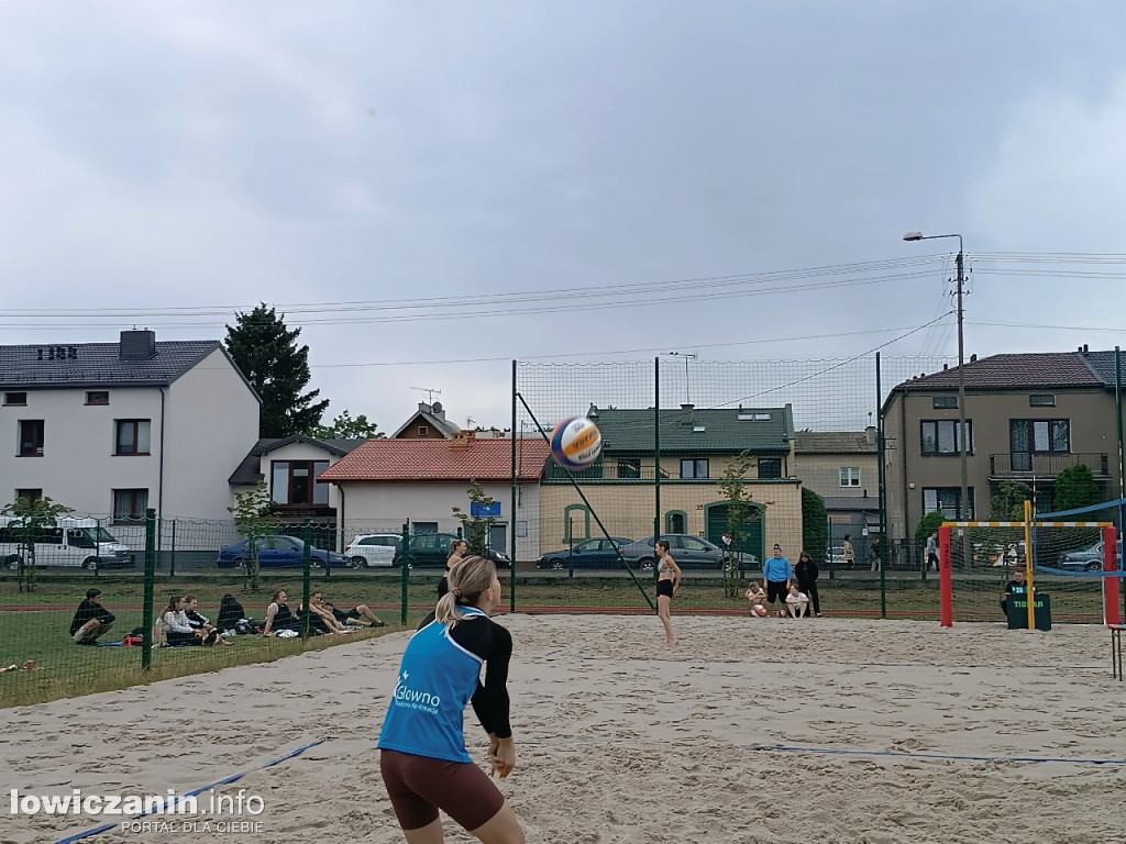 I Powiatowe Mistrzostwa Łowicza w piłkę plażową