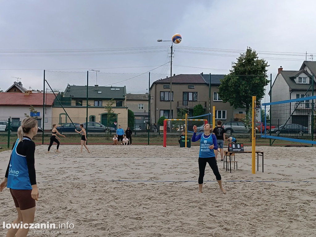 I Powiatowe Mistrzostwa Łowicza w piłkę plażową