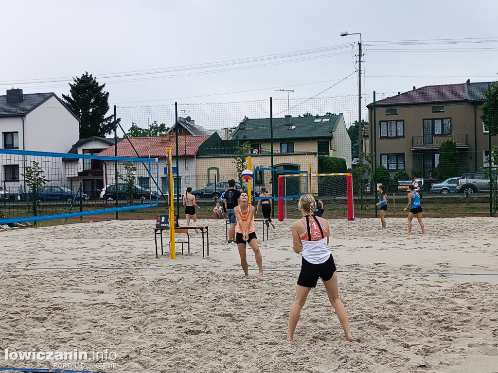 I Powiatowe Mistrzostwa Łowicza w piłkę plażową
