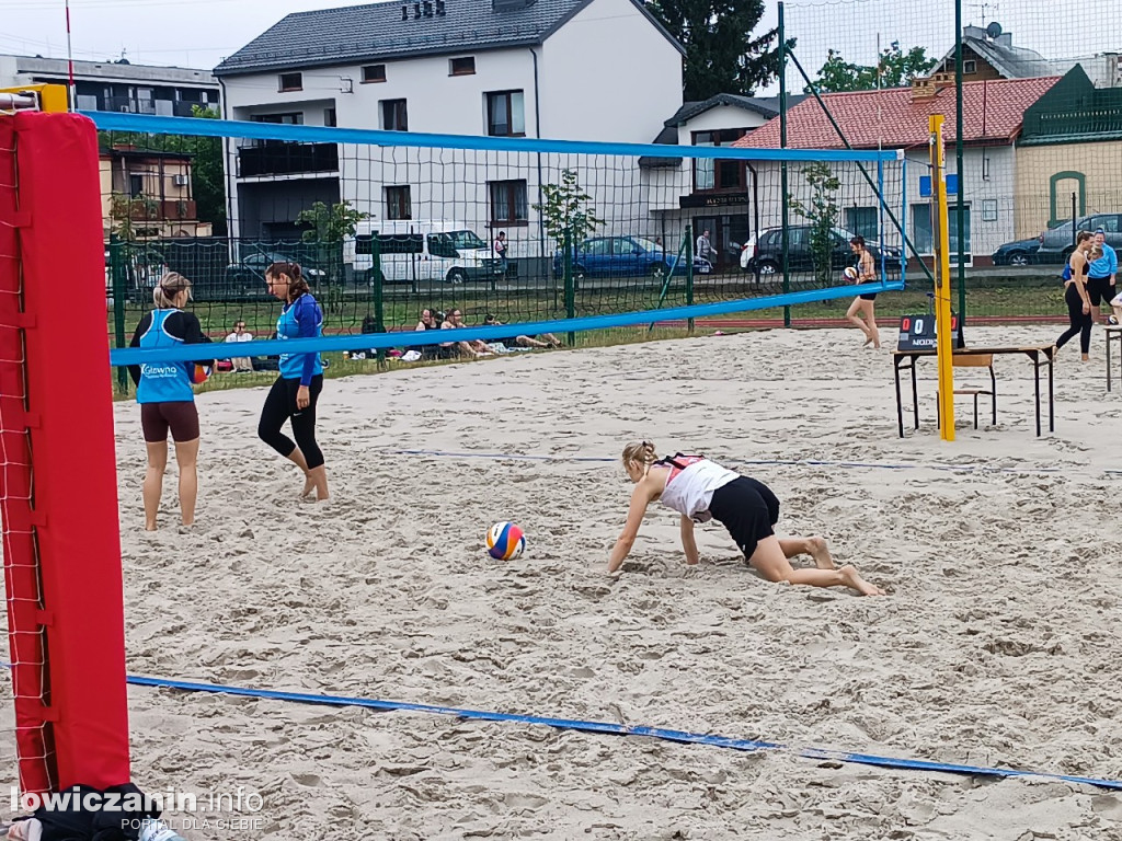 I Powiatowe Mistrzostwa Łowicza w piłkę plażową