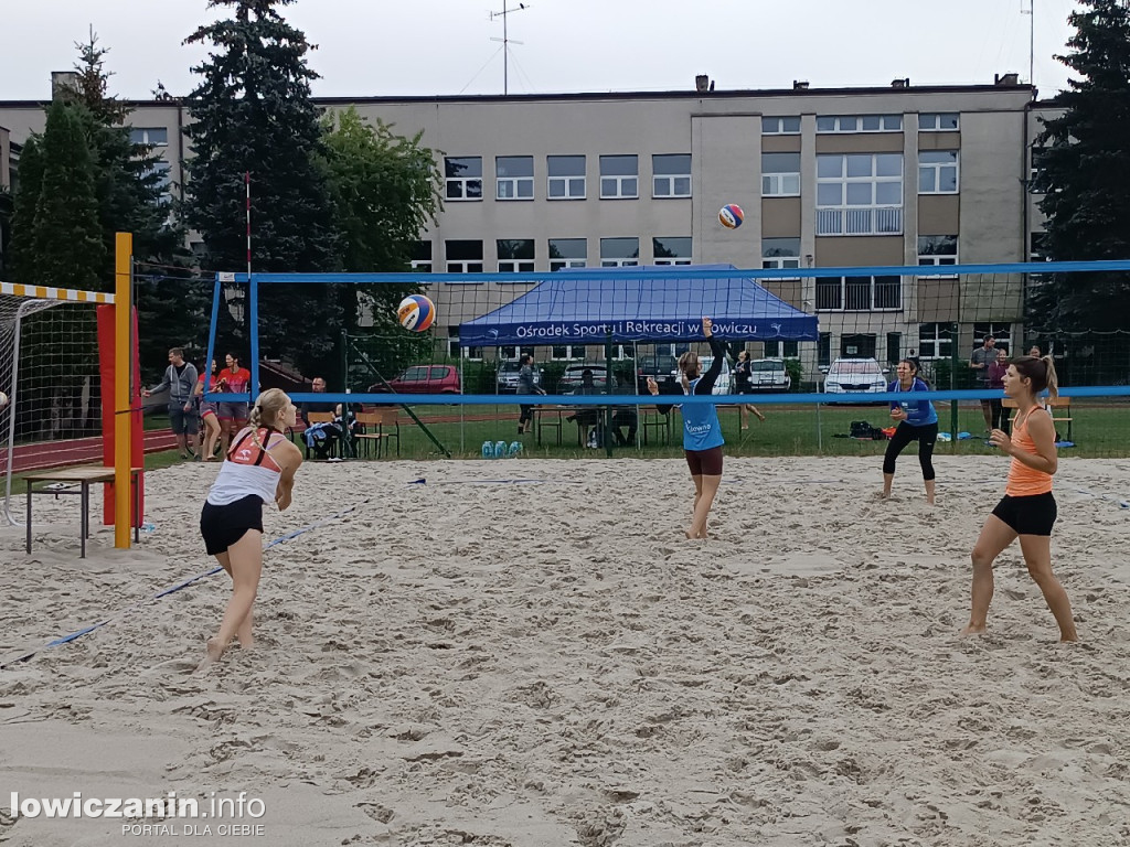 I Powiatowe Mistrzostwa Łowicza w piłkę plażową